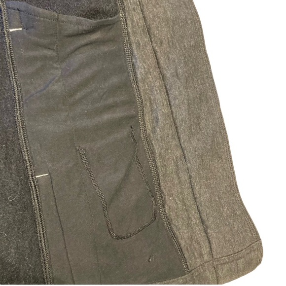 Lululemon - Women’s Asymmetrical Zip Up Jacket - Picture 4 of 9